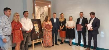 podpisanie umowy na budowę boiska szkolnego