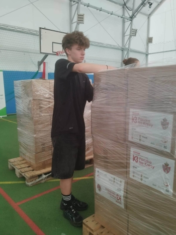 Pakowani paczek na Kresy