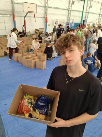 Pakowani paczek na Kresy