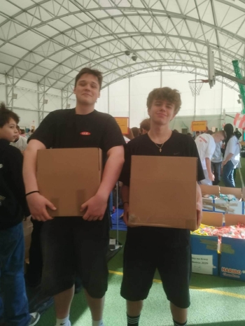 Pakowani paczek na Kresy