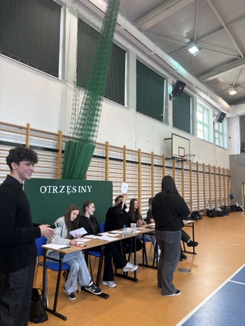 Otrzęsiny klas pierwszych w ''Słowaku''