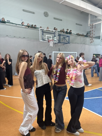 Otrzęsiny klas pierwszych w ''Słowaku''