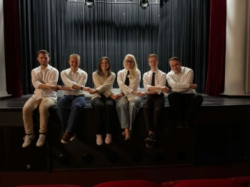  ''Wieczoru z Poezją Juliana Tuwima'' w Amatorskim Teatrze im. Stefana Jaracza w Otwocku.