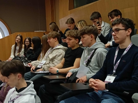 Kongres Uzdolnionej Młodzieży ''Most do nauki''