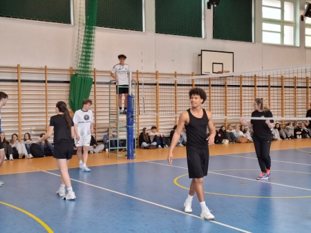 Wielka siatkarska uczta. Mecz uczniowie kontra nauczyciele